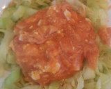 Foto del paso 10 de la receta: Falsos tallarines de calabacin con salsa de tomate, atún y huevo
