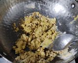 A picture of step 4 of Sattu laddu.