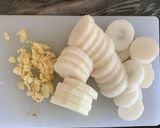 Foto langkah ke 1 dari resep Seogogi Mu Guk.