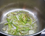 Foto del paso 2 de la receta: Revuelto de coliflor con ajetes 