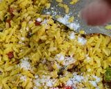 कांदा बटाटा पोहा मुंबई स्ट्रीट स्टाइल (Kanda batata poha mumbai street style recipe in hindi) रेसिपी चरण 4 फोटो
