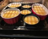 Hình bước làm 2 của món Creme Brulée