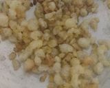 A picture of step 2 of Gond ka soup.