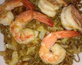 รูปขั้นตอนการทำที่ 6 ของ ผัดโซบะกุ้งกระเทียม (Stir-Fried Soba Noodles with Shrimp and Garlic)
