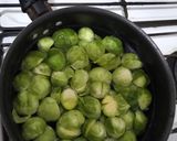 Foto del paso 2 de la receta: Ensalada de Repollitos de Bruselas