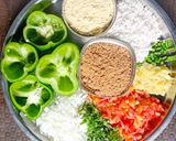 भरलेली ढोबळी मिरची (bharleli dhobli mirchi recipe in marathi) रेसिपी स्टेप 1 फोटो 