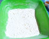 A picture of step 4 of Rose bread.