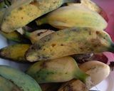 Gambar langkah 3 resipi Pisang Nipah Goreng.