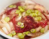 Hình bước làm 2 của món 🌱 Canh Bầu Nấm Bào Ngư & Mầm Củ Dền