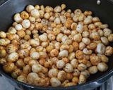 A picture of step 2 of Ghee Roast Makhana.