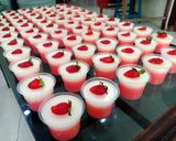 Foto langkah ke 7 dari resep Pudding Susu Strawberry.