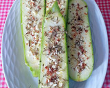 Foto del paso 2 de la receta: Calabacines asados al horno con guindilla picantes