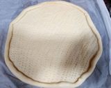 Foto del paso 1 de la receta: Coca de butifarra con mozzarella