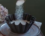 Foto del passaggio 1 della ricetta Biancomangiare al latte di mandorla