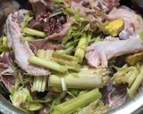 Hình bước làm 2 của món Vịt om sấu, vịt nấu khoai sọ 🦆