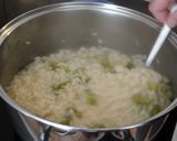 Foto del passaggio 8 della ricetta Risotto con asparagi