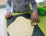 Foto del paso 7 de la receta: Galletas de mantequilla adornadas con fondant