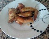 Foto del paso 5 de la receta: Alitas de pollo en salsa de miel y soja al horno