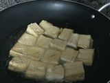 Đậu hủ chiên sốt thịt rang bơ cay