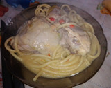 Foto del paso 7 de la receta: Pollo y fideos a la crema de leche que se me ocurrió a mí