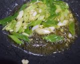 Foto langkah ke 3 dari resep Cumi Goreng Tepung Mentega.