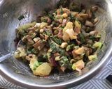 Une image de l'étape 12 de Salade de harengs fumés,pommes de terre,oignons nouveaux et cornichons.