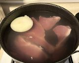 Foto del paso 1 de la receta: Pierna en salsa roja