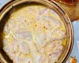 A picture of step 3 of Chicken thighs with rice in the oven.