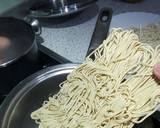 Foto del paso 4 de la receta: Ramen de pollo
