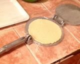 A picture of step 1 of Chicken Sopes.