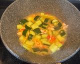 Foto langkah ke 3 dari resep Resep tumis Timun sayur dan udang segar.