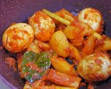 Foto langkah ke 3 dari resep Gulai Kentang Telur.