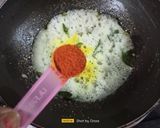 A picture of step 4 of Bread Upma.