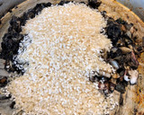 Foto del paso 6 de la receta: Arroz negro con sepia y gambones