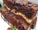 Foto langkah ke 8 dari resep Chocolate Marble Cheesecake.