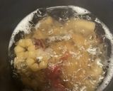 A picture of step 1 of Mix pasta in white sauce.