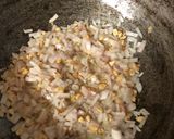 ચીઝ કોન એનીયન પીઝા(cheese corn onion pizza recipe in Gujarati) રેસીપી સ્ટેપ1ફોટો