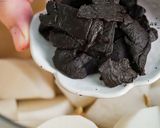 【老菜脯X剝皮辣椒雞湯】主廚喝了都上癮，老菜脯與年輕剝皮辣椒交織，突破你味蕾的極限的食譜步驟2照片