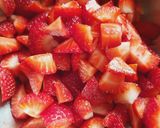 Une image de l'étape 3 de Fraises🍓 citronnées 🍋 et chantilly 🍨 maison.