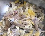 Hình bước làm 1 của món Gỏi rau muống gà xé phay