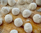 Foto del paso 3 de la receta: Gnocchi de patata casero con mozzarella a la puttanesca