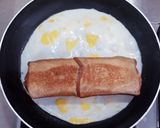 รูปขั้นตอนการทำที่ 5 ของ แฮมชีสเบรดโรล/ขนมปังแฮมชีสไข่โรล (อาหารเช้า) Ham Cheese Bread Egg Roll