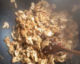 Gombás -sajtos melegszendvics recept fázis 2 fotója
