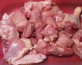 Foto del paso 2 de la receta Pollo en salsa de ajos con patatas fritas
