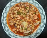 Foto del paso 5 de la receta: Garbanzos con sepia y gambas