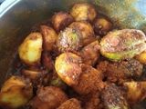 ભરેલા રીંગણ બટાકા નું શાક (Bharela Ringan Bataka Shak Recipe In Gujarati)
