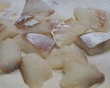 A picture of step 1 of Easy Cod with Chili Sauce.