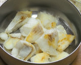 A picture of step 3 of Easy Cod with Chili Sauce.