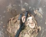 Foto del paso 3 de la receta: Espaguetis mediterráneos con champiñones al vino blanco