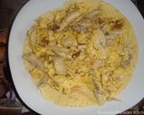A picture of step 6 of Azerbaijani chicken- onion omelette.